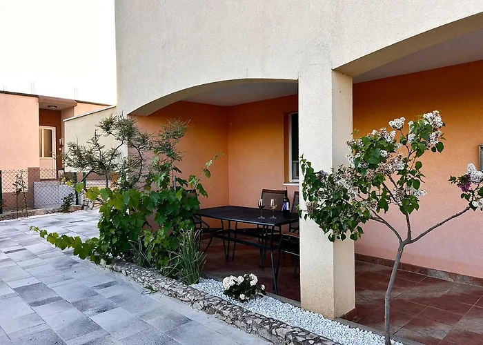 Olivetree Apartamento Kaštel Novi