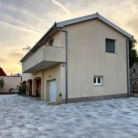 Olivetree Kaštel Novi